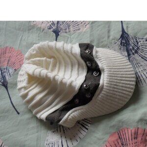 Cable knit cap hat, white and grey